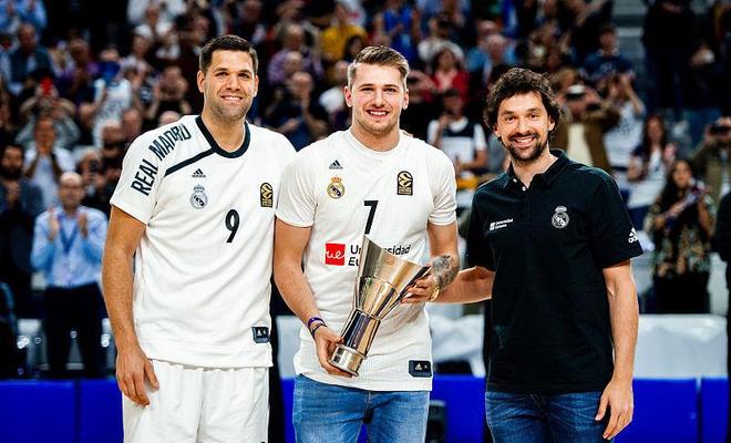 梅西四场季后赛贡献4球+5助攻，率迈阿密国际拿下东部冠军（梅西季后赛4战4球5助，助迈阿密国际加冕东部冠军）