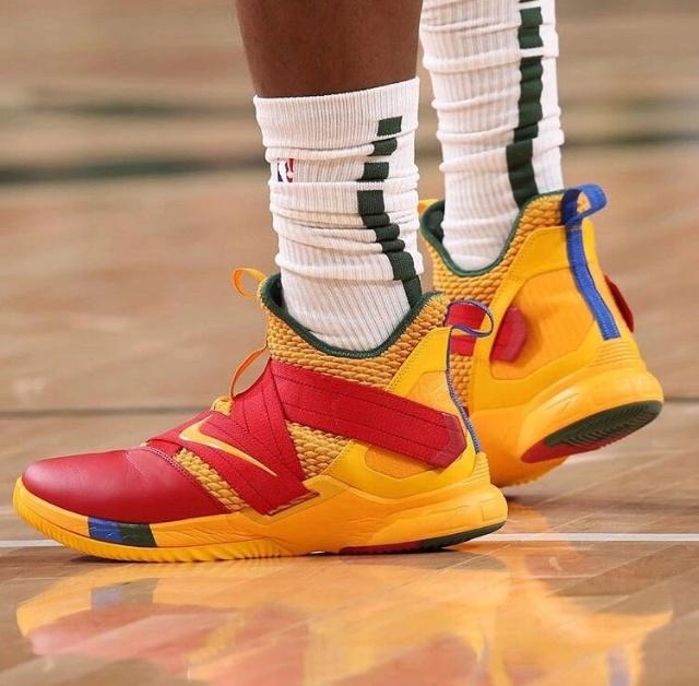 C罗英超103球领跑葡萄牙球员榜，B费66球居次（英超葡萄牙射手榜：C罗103球居首，B费66球位列第二）