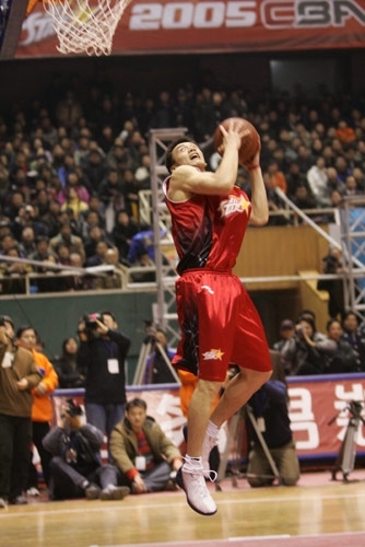 邮报：伊恩-拉什突发健康问题入院，在ICU呆了2天目前情况良好（《邮报》：伊恩-拉什突发健康状况入院，ICU观察两日后目前情况良好）