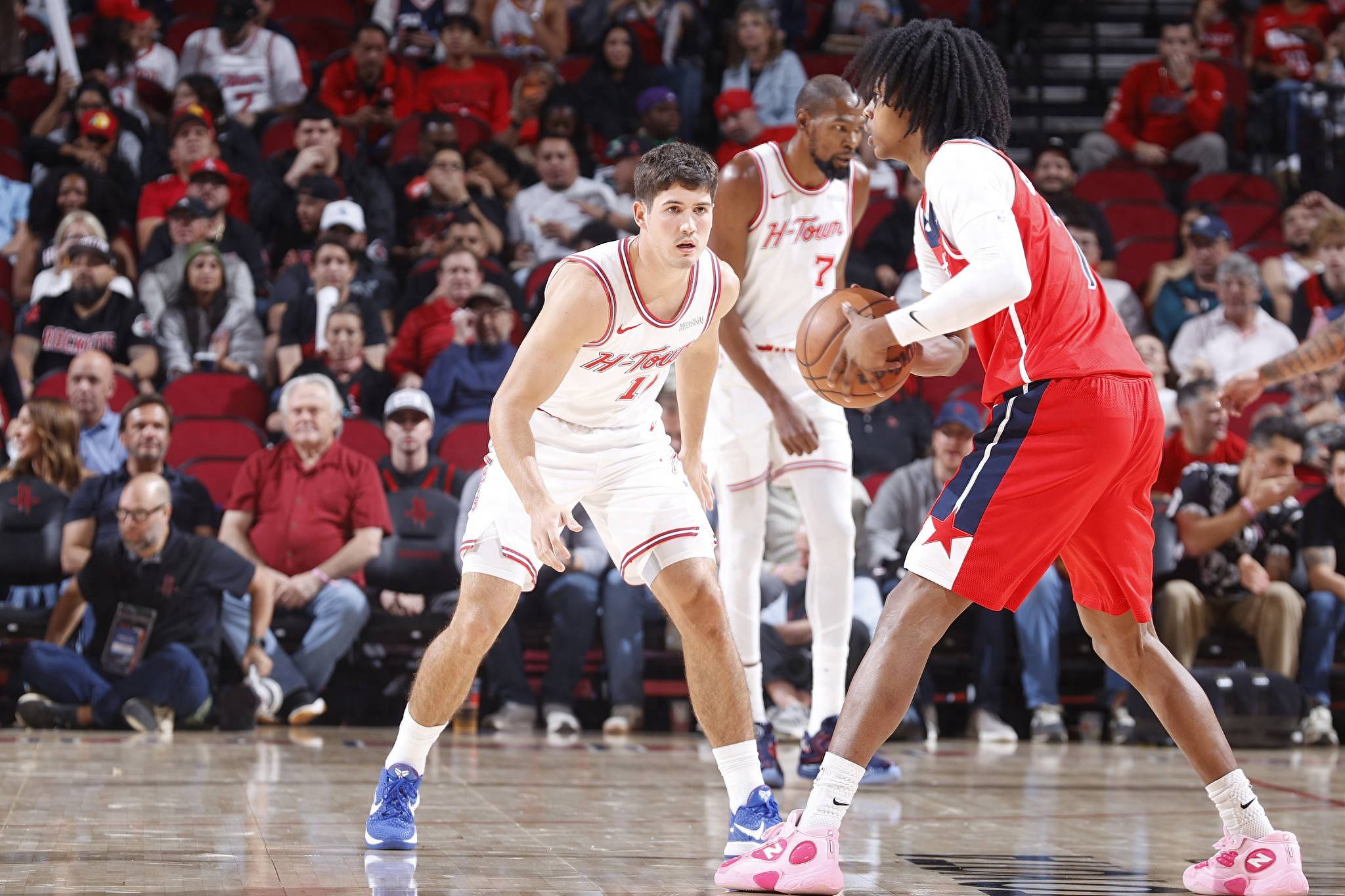 恩昆库转战意甲后表现低迷，转会费3700万欧元成“水漂”，难复巅峰状态。（恩昆库转投意甲后状态不振，3700万欧投入成空，巅峰难再现）