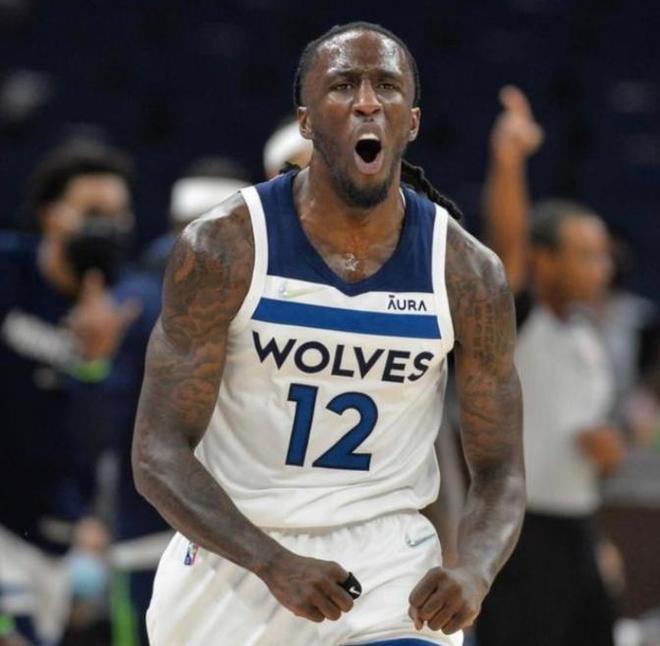 足球这项运动陪伴了我整个初高中，今天我十八岁了，...（十八岁，与足球一起走过的青春）